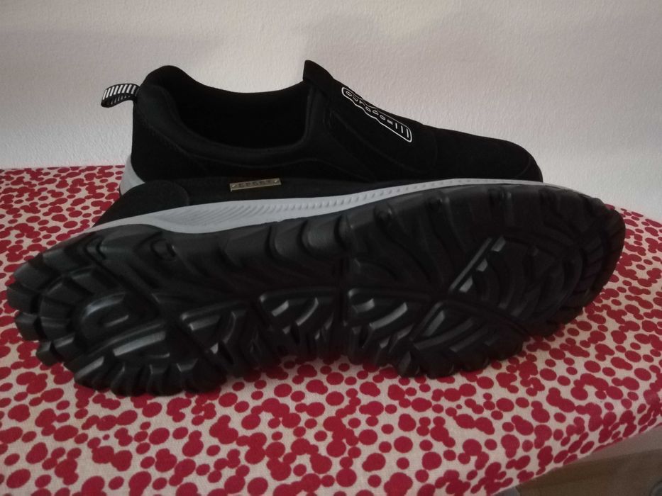 Sapatos pretos tam.41