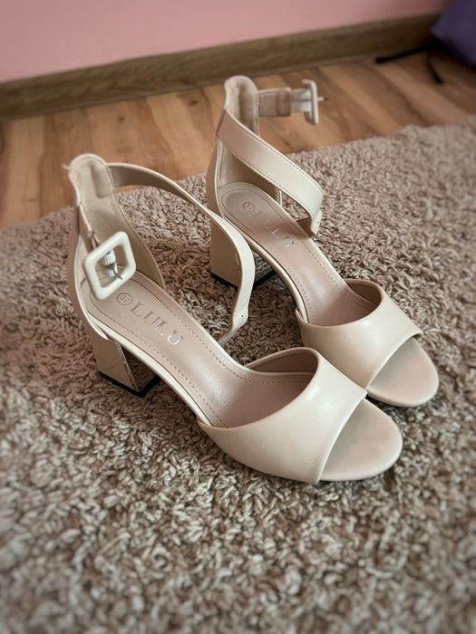 Жіночі босоніжки LULU, р. 37