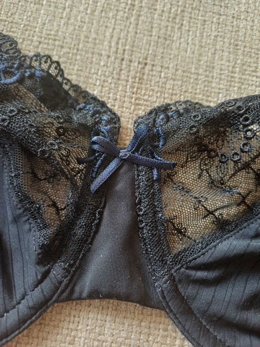 Biustonosz 80E czarny Triumph