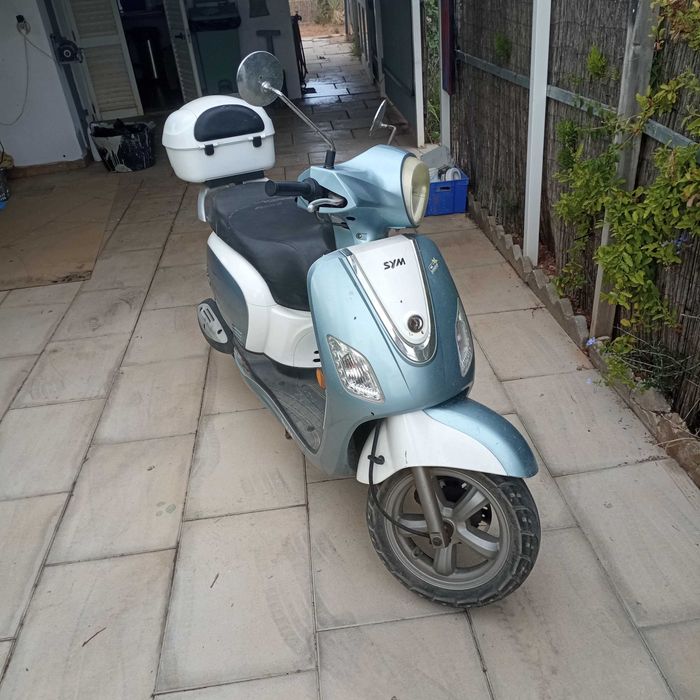 Vends Scooter essence marque Sym