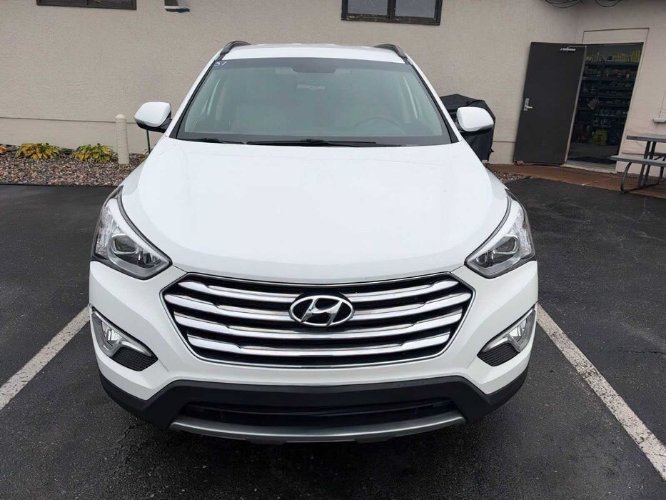 Hyundai Santa Fe SE      2016