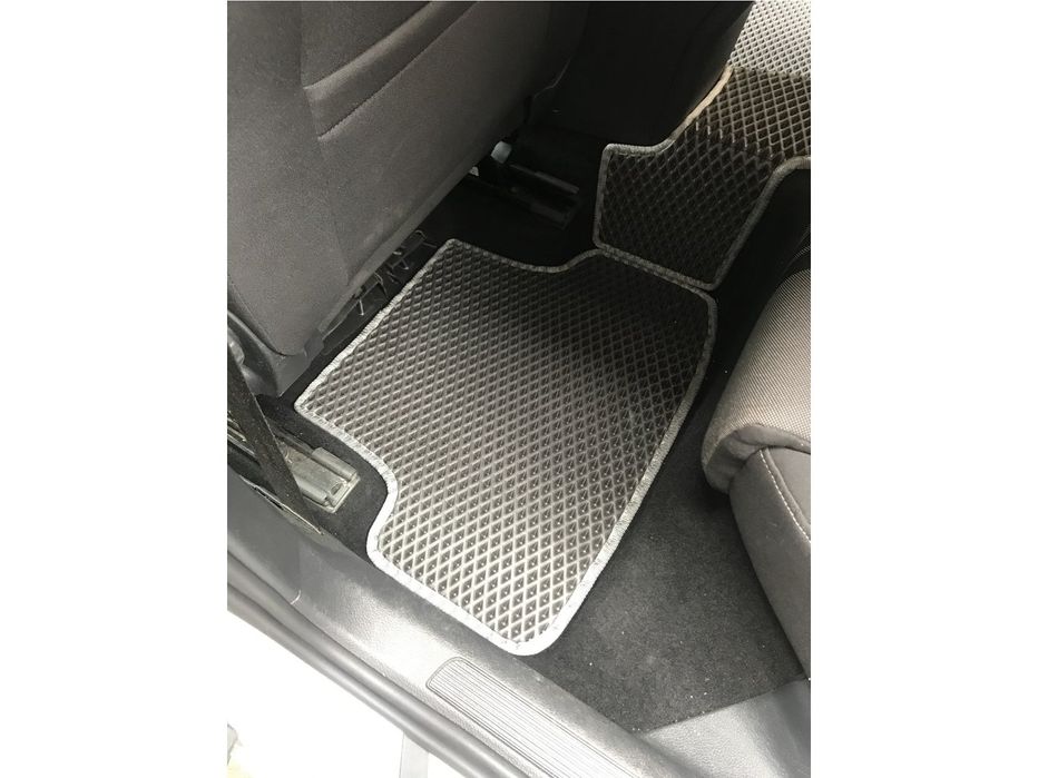 Volkswagen Golf 7 Коврики EVA (черные)