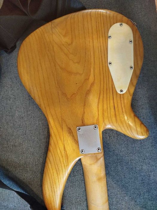 Бас гітара Yamaha