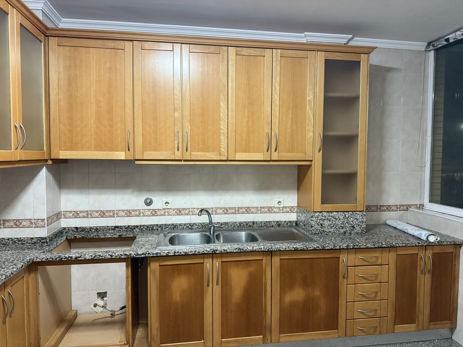 Cozinha em boa madeira