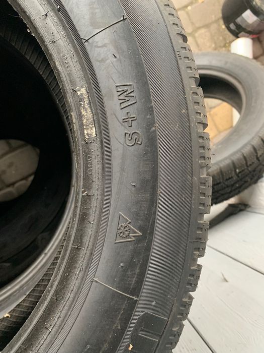 Шини автомобільні