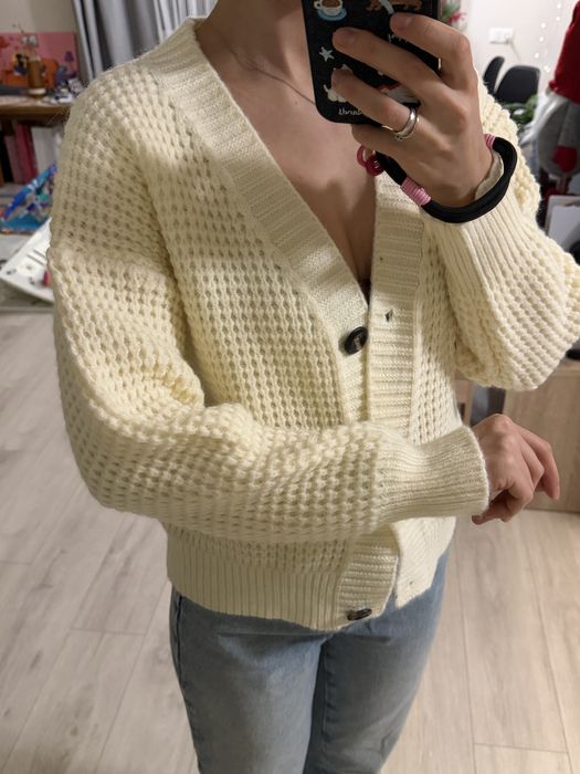 Молочний теплий вʼязаний  кардиган