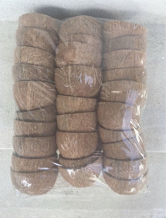 Vendo metades de casca de coco