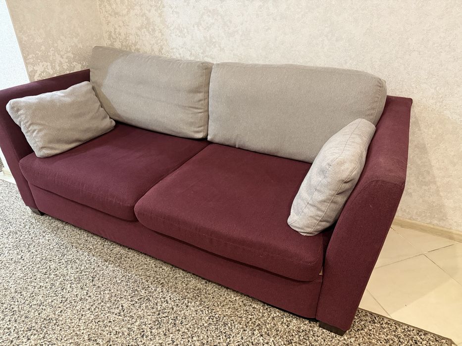 Диван 185 x 83 см з подушками