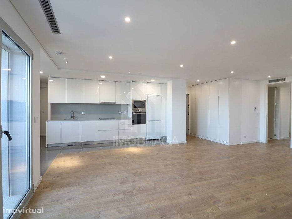 Arrendamento Apartamento T3 Novo c/ Garagem para 2 Carros, em São V...