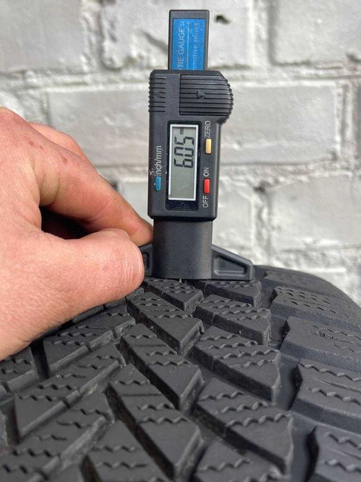 Шини б/в 215 60 R16 Bridgestone Blizzak LM005