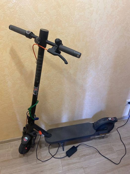 Електросамокат Xiaomi Mi Electric Scooter Elite GL BHR9603GL (400 Вт; 10 А*год; 36 В), колеса 10", чорний