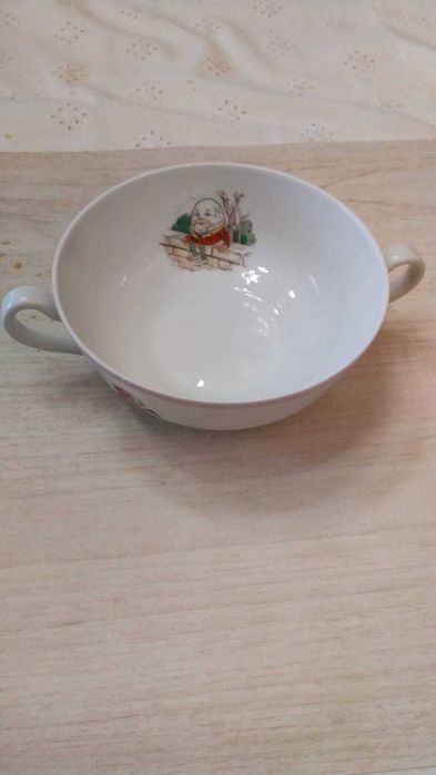 Taça infantil de porcelana Vista Alegre