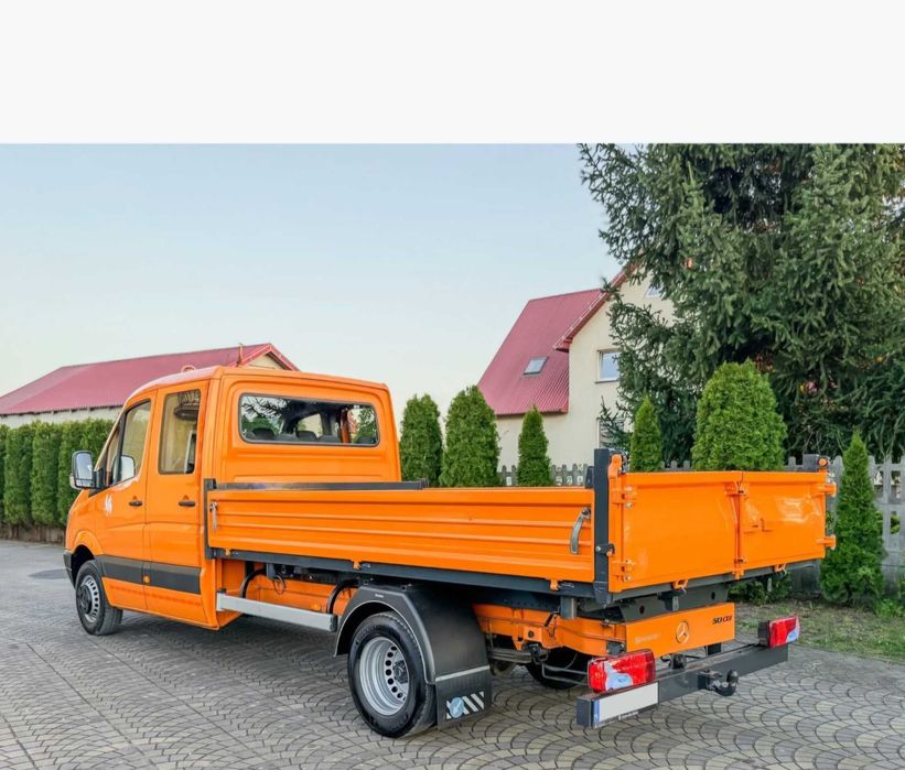Mercedes sprinter 6 lugares tribasculante. Carrinha em muito bom estado de mecânica como de visual com tudo 100% funcional e pronta para trabalhar com