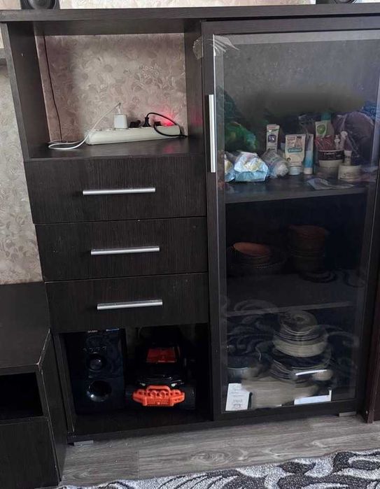 Продам стінку у вітальню