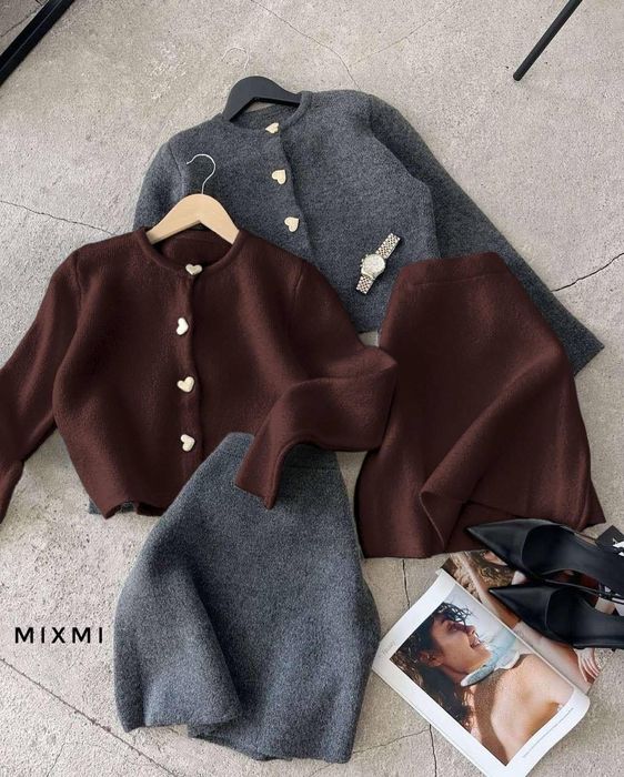 Жіночий костюм кофта і спідниця