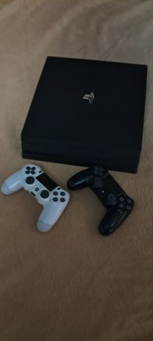 PlayStation 4 pro 1tb