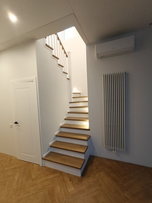 Сходи дерев'яні,сходи на замовлення,обшивка бетонних,металевих сходів.