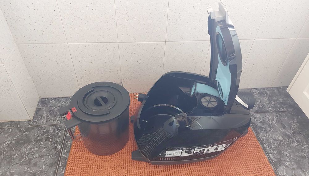 Aspirador Bosch GS50 Power Silence 2 sem saco com filtro HEPA