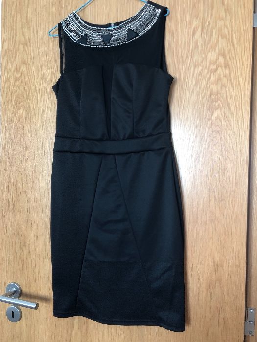 Vestido preto novo com aplicações - tamanho S