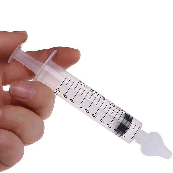 Seringas com adaptadores para lavagem nasal