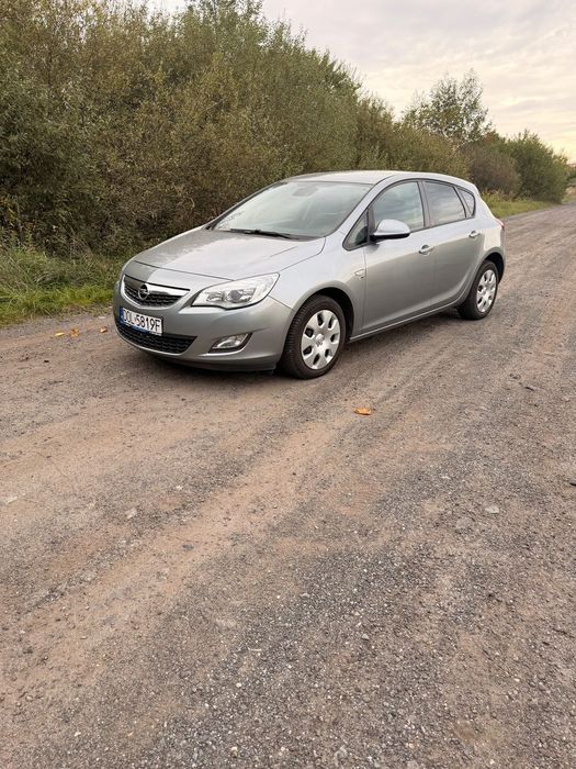 Opel Astra GWARANCJA PRZEBIEGU Poszanowany Zadbany Ważne Opłaty