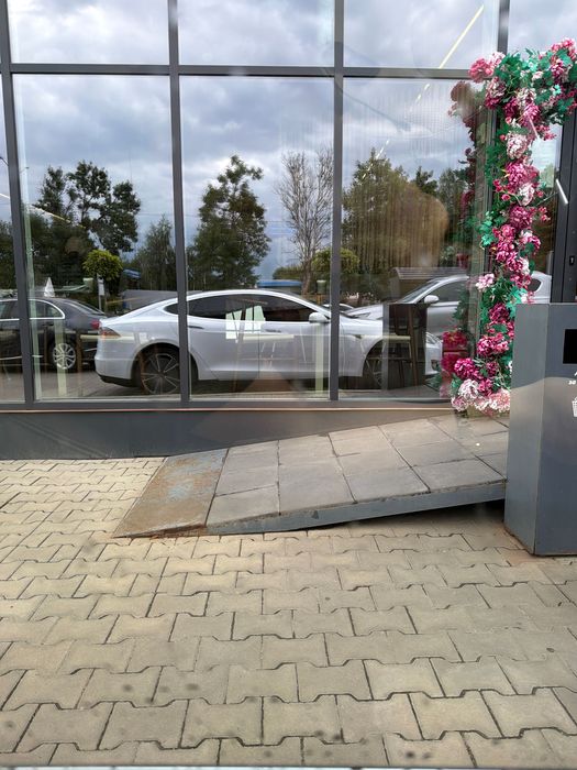 Оренда машин прокат авто цілодобово робота в таксі