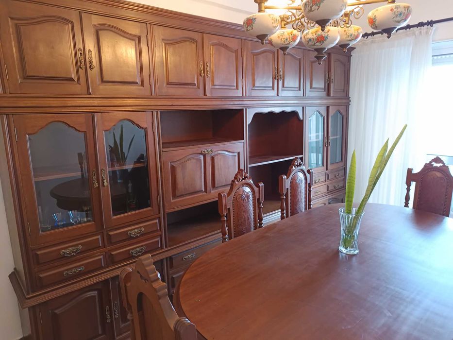 Móvel casa jantar com louceiro, clássico