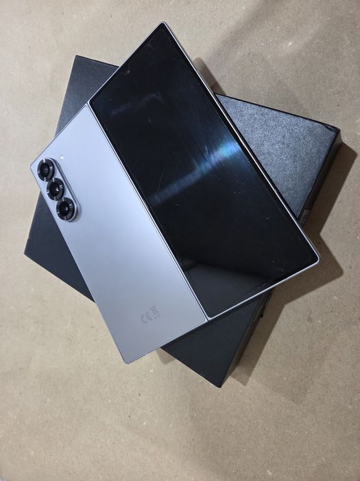 Samsung Galaxy Z Fold 6 * 12/256GB * Kolor srebrny * Komplet