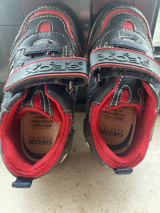 Sapatilhas Geox vermelho e azul