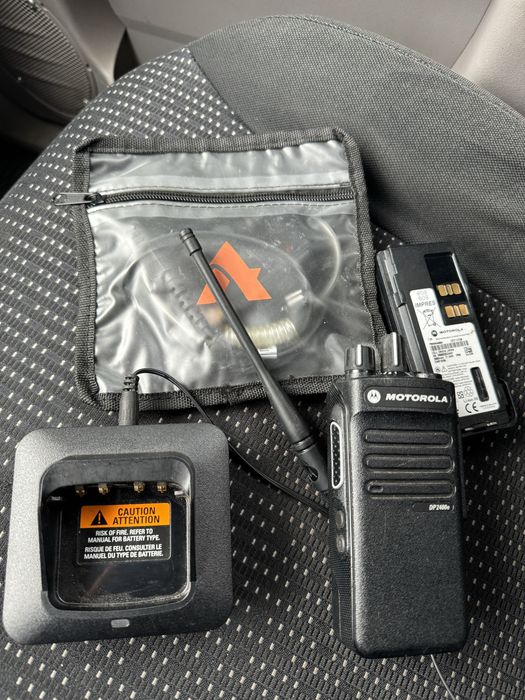 Motorola dp2400e + 5 комплектів