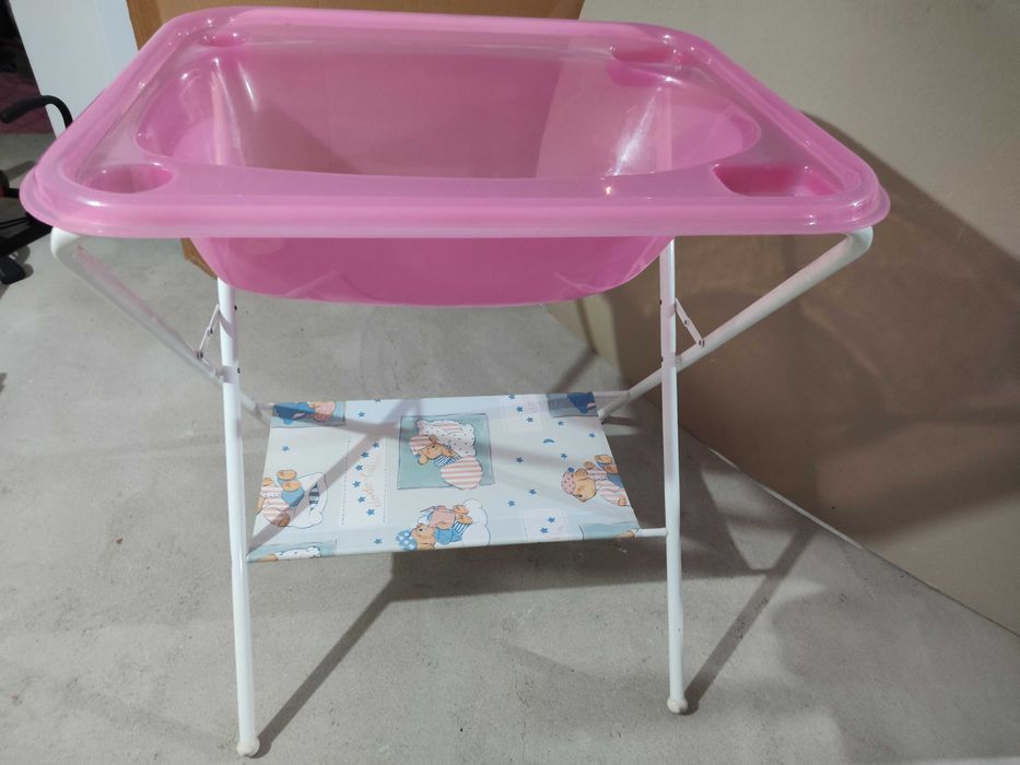 Banheira de bebe com suporte