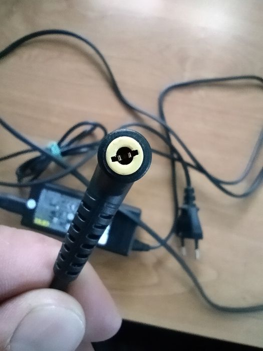 Блок питания/зарядное до ноутбука 19v