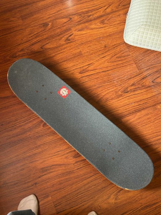 Skate completo - tabua darkstar, pig wheels, screw trucks