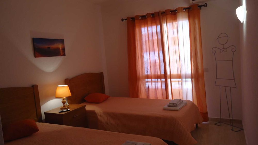 Moradia T3 ferias 400m praia Altura