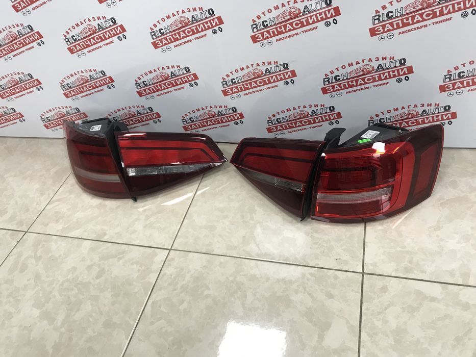 Задні стопи правий лівий зовнішній внутрішній Jetta 6 нові оригінал