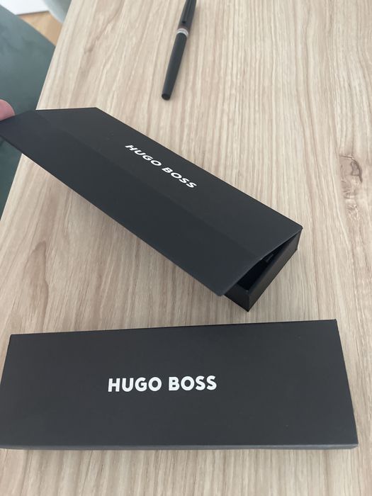 Caneta Hugo Boss com caixa