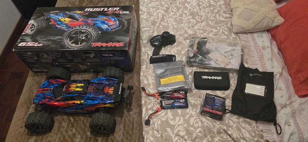 Carro RC Traxxas Rustler 4x4 VXL