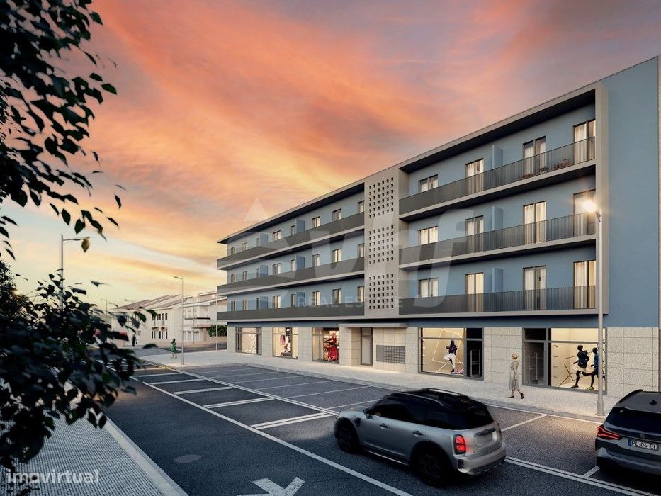 Espaço Comercial em local estratégico c/ ótimos acessos — Custóias, Leça Do Balio E Guifões, Porto