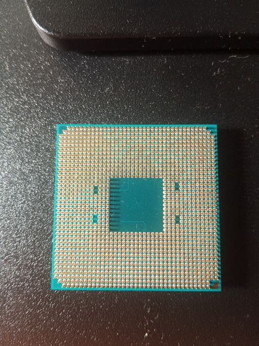 Процесор AMD Athlon 3000g