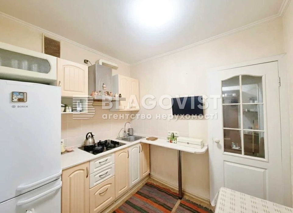 Продам 3-кімнатну квартиру Київ Бойчука 23 Кіквідзе