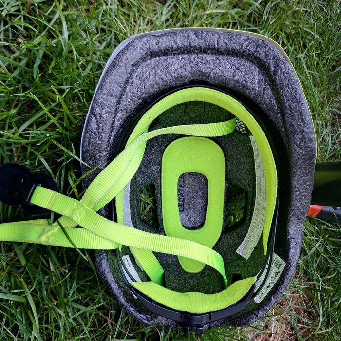 Rower dziecięcy BTWIN z kaskiem