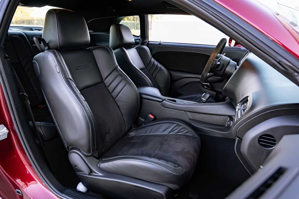 Dodge Challenger      2021