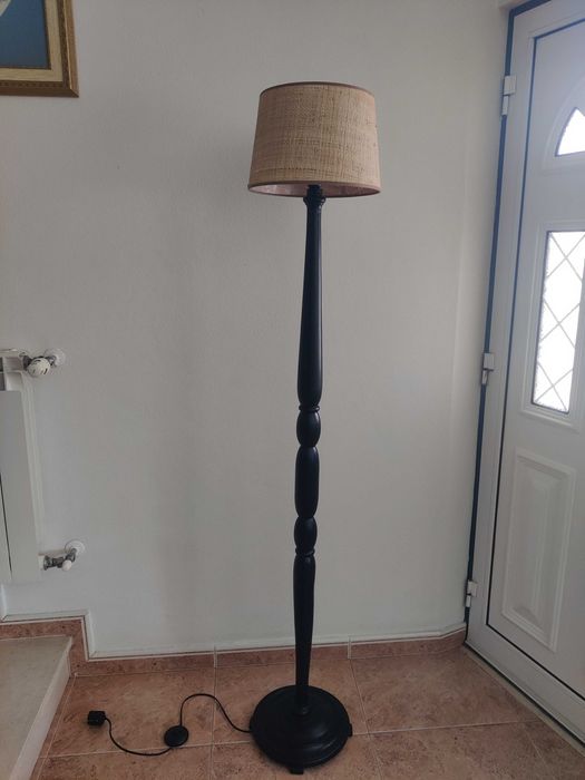 Candeeiro de pé madeira