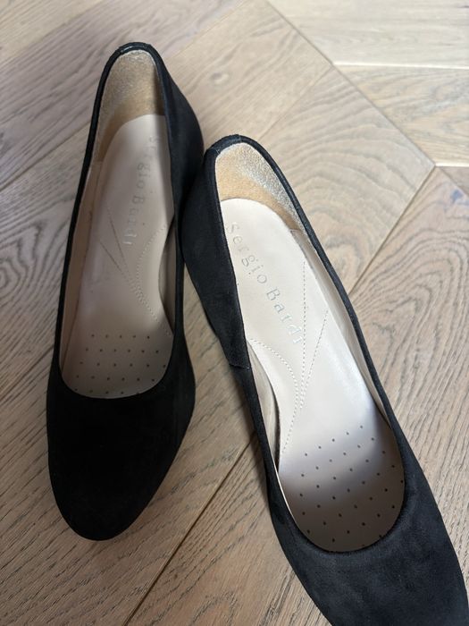 Czółenka na słupku Sergio Bardi