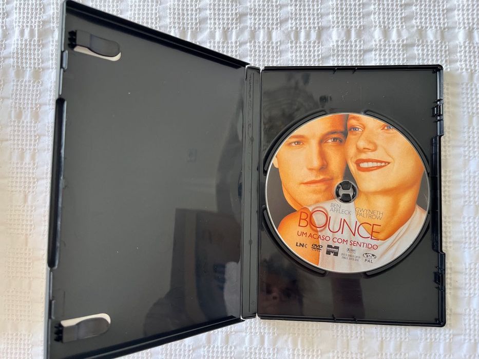 DVD: "Bounce" starring Ben Affleck and Gwyneth Paltrow64553201005955122