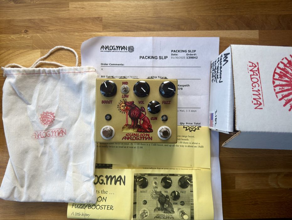 Analogman SunLion 2SB175, 9V, Led, 4 jack