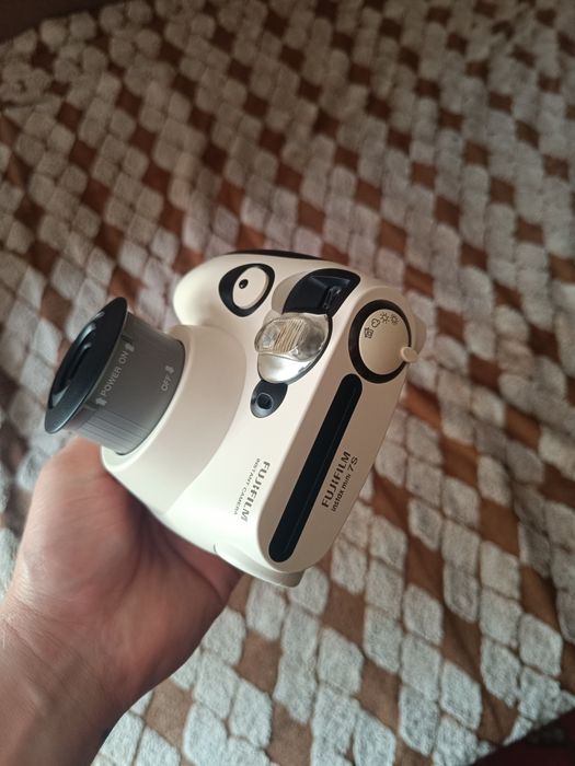 Продам Fujifilm Instax Mini 7S