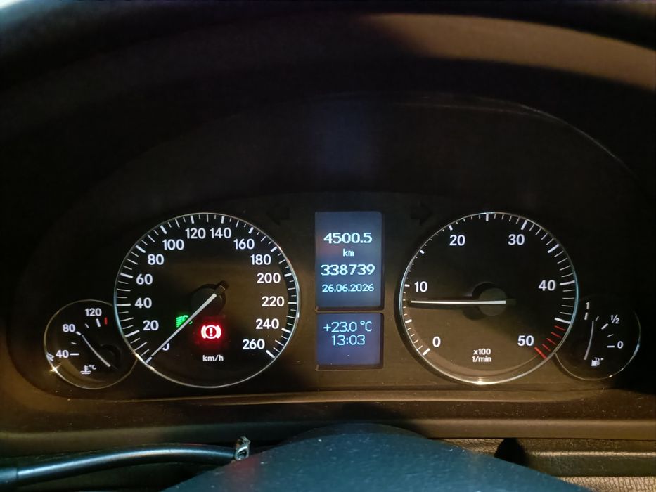 Mercedes-Benz C 200 — fotografia 7
