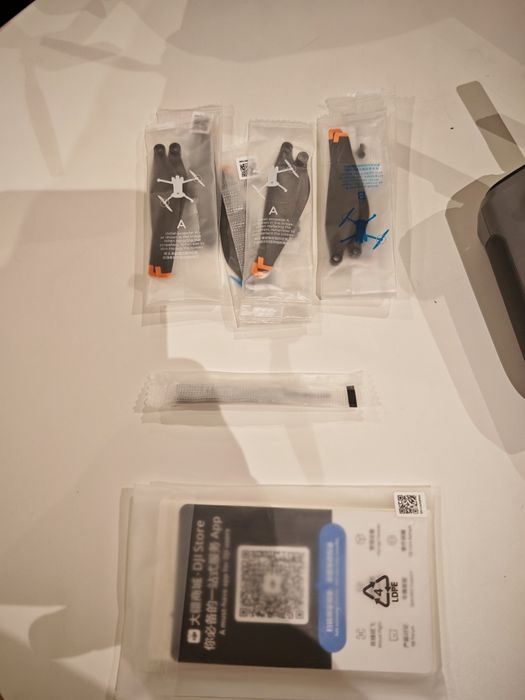 Vendo ou troco, DJI Mini 4 Pro Combo, como novo