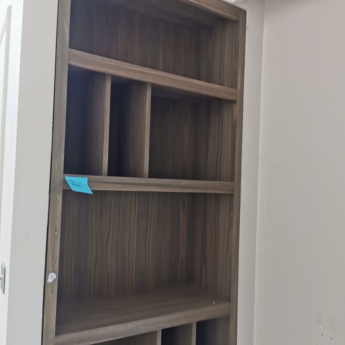 Sprzedam regał - bibliteczke.Polecam.